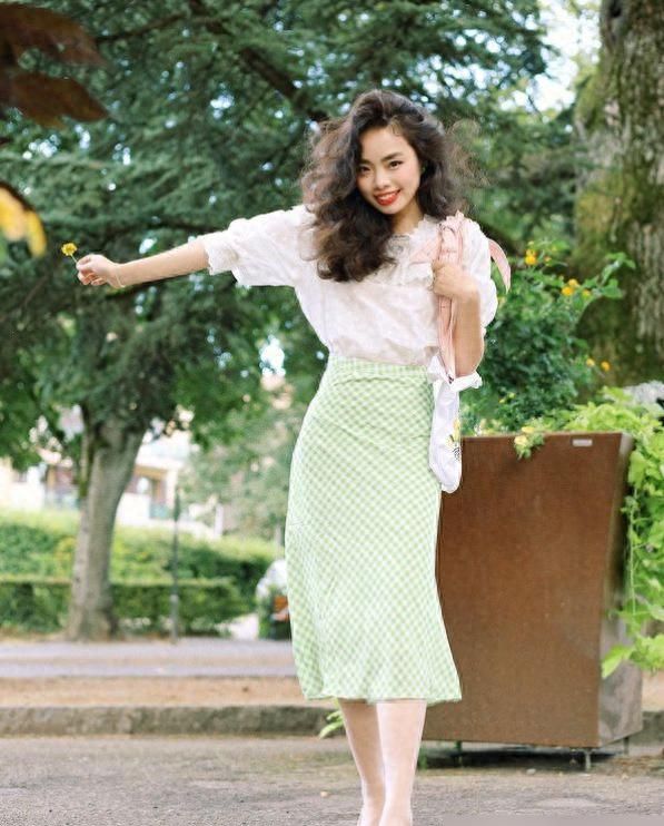 自然优雅的法式风博主，高级感与不做作的完美结合