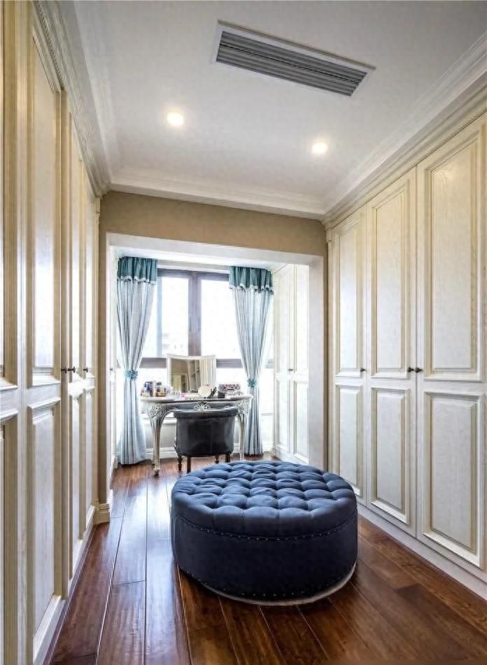 110平美式三居走红！年轻人偏爱原因揭秘