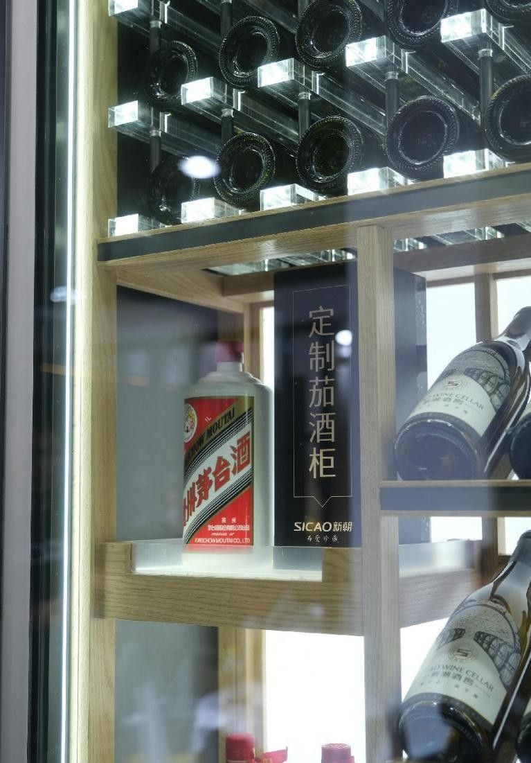 定制酒柜成高端家庭新标配，恒温恒湿技术引领品质生活新趋势 - 家居知识