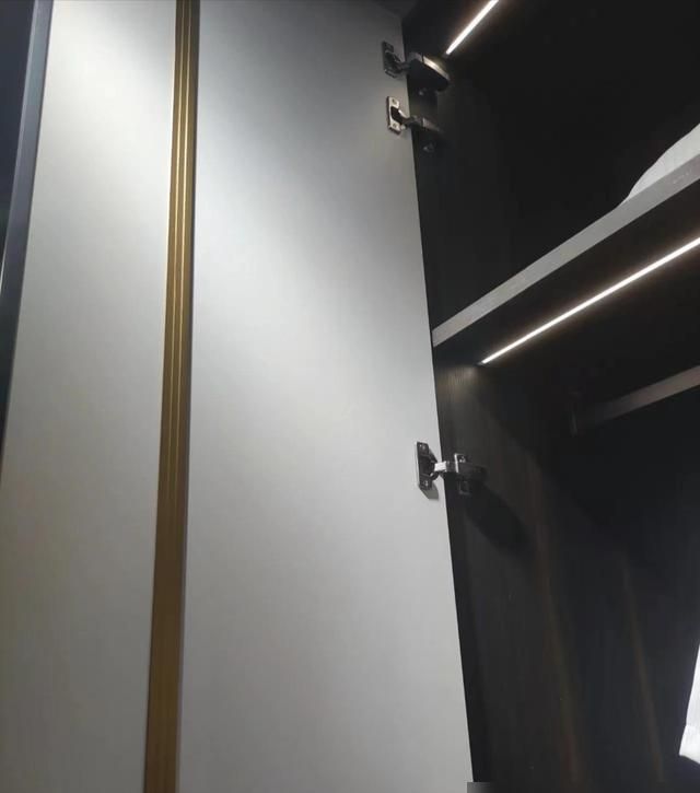 定制衣柜全攻略，结构合理空间不浪费，老婆衣服再多照样整齐收纳 - 家居知识