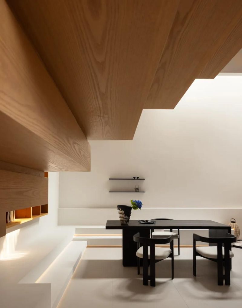 私宅设计：原木基调，让阳光在木纹里“慢下来” - 家居知识