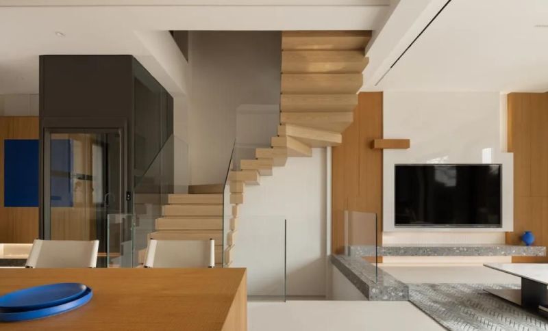 私宅设计：原木基调，让阳光在木纹里“慢下来” - 家居知识