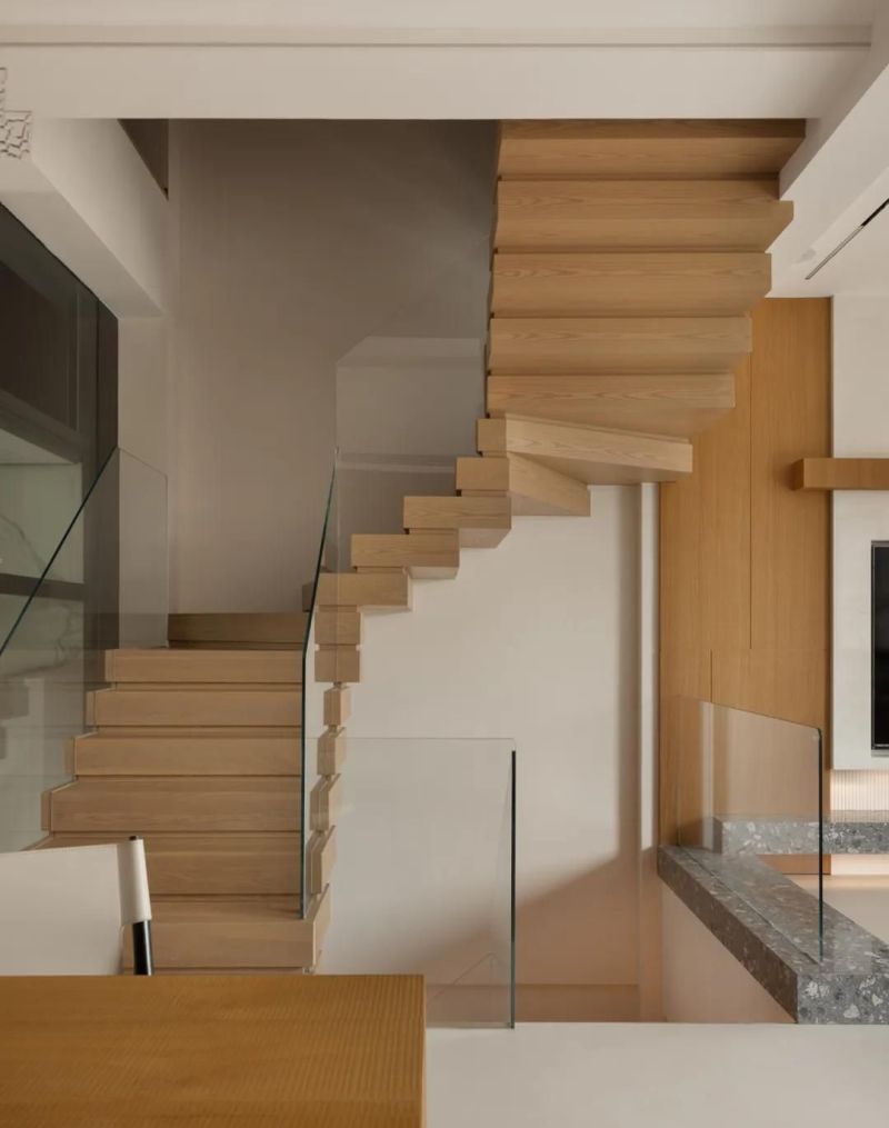 私宅设计：原木基调，让阳光在木纹里“慢下来” - 家居知识