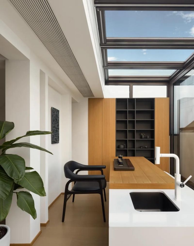 私宅设计：原木基调，让阳光在木纹里“慢下来” - 家居知识