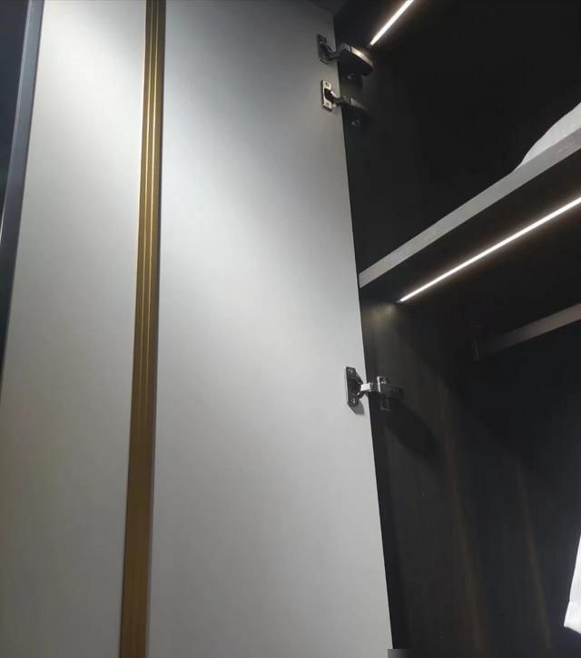 定制衣柜全攻略，结构合理空间不浪费，老婆衣服再多照样整齐收纳 - 家居知识