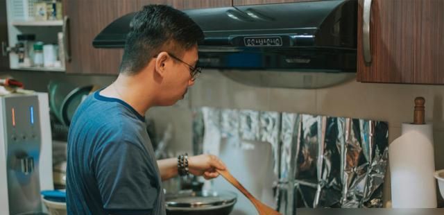 身高1.8m以上或者1.6m以下的人，做定制橱柜时要注意3个特殊尺寸 - 家居知识
