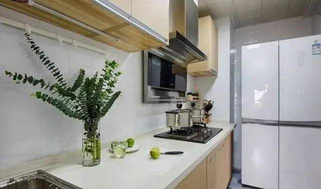 115平米三居室，全屋简约大方又舒适，背景墙不造型，效果更漂亮 - 家居知识