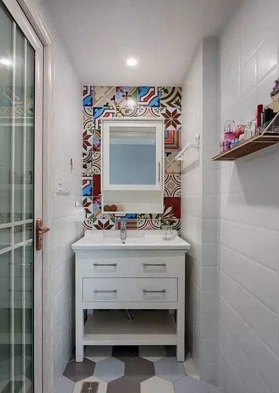 115平米三居室，全屋简约大方又舒适，背景墙不造型，效果更漂亮 - 家居知识