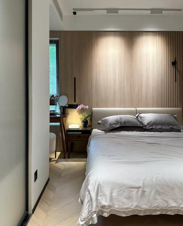 上海女子89㎡极简家装走红,实用温馨又高级,网友直呼太治愈 上海一女子89㎡的家火了,坚持极简装修,实用温馨,高级感十足 - 家居知识