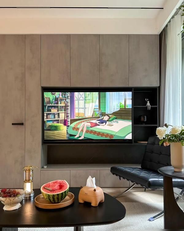 上海女子89㎡极简家装走红,实用温馨又高级,网友直呼太治愈 上海一女子89㎡的家火了,坚持极简装修,实用温馨,高级感十足 - 家居知识