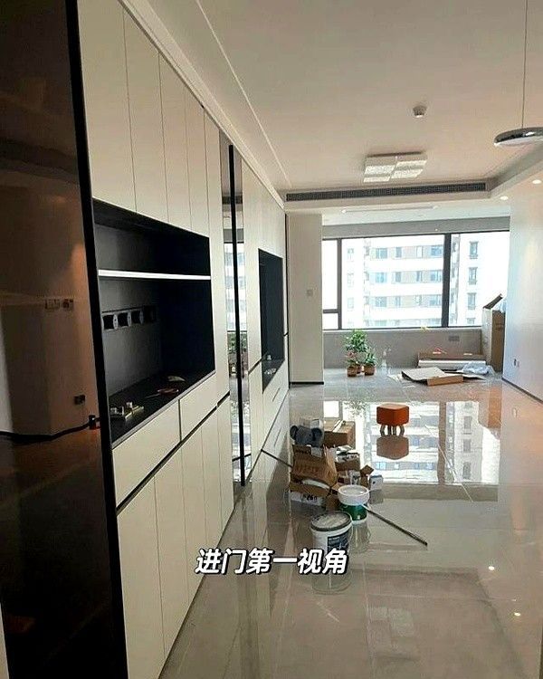 傻眼了！上海美女花6w全屋定制的衣柜火了，网友：“被坑了！” - 家居知识