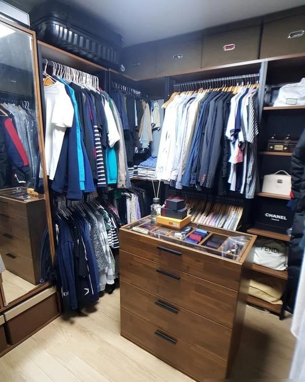 6㎡做卧室太拥挤？不如学她家装修成步入式衣帽间，功能真强大 - 家居知识
