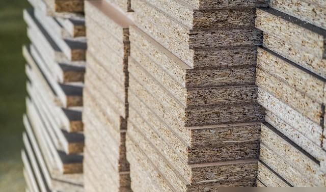 家里的衣柜是定制好，还是自己买板子请木工做好？今天终于明白了 - 家居知识