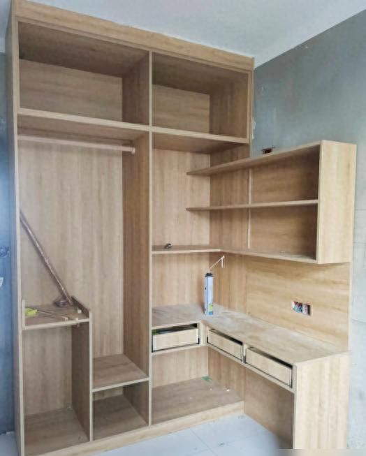 定制衣柜这么方便，为什么很多人还选木工打柜子？