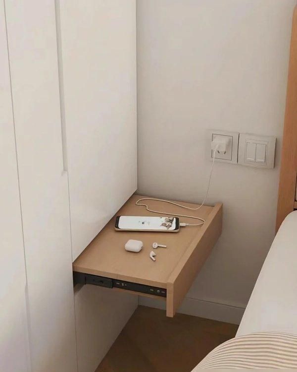 告别传统床头柜!现在流行这样布置卧室,高级又实用! “床头柜”已经退出中国家庭,现在流行这样做,高级感十足! - 家居知识