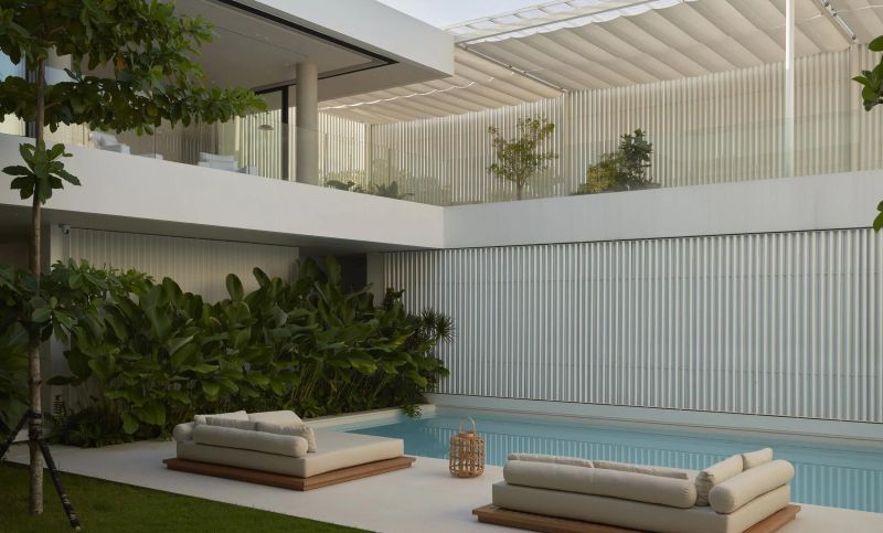 现代风的“高级感”！白墙+木作+满院绿植，把自然迎进家门 - 家居知识