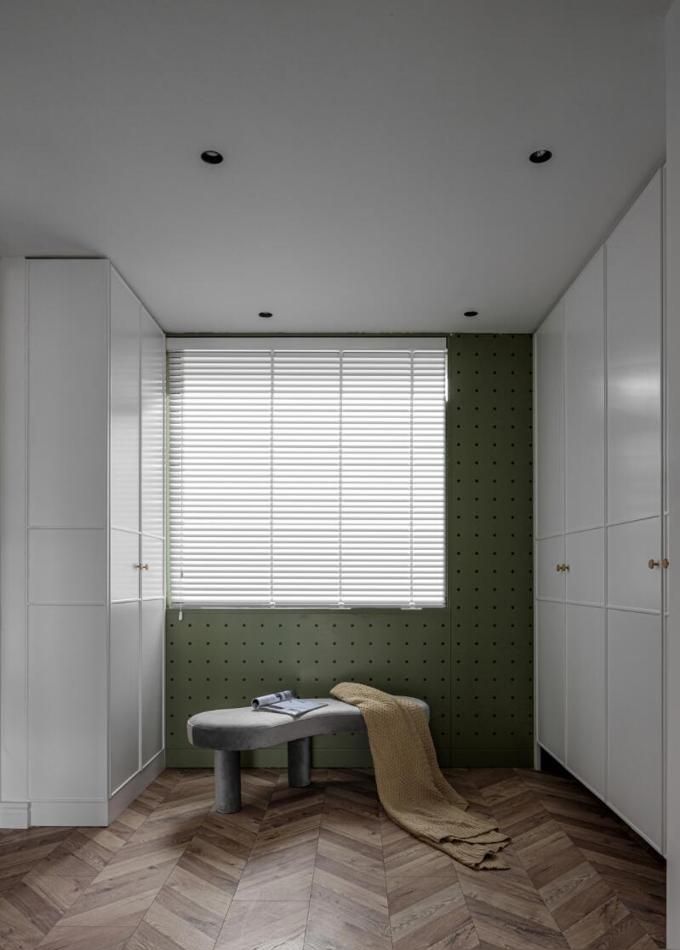 墙面满做造型怕显乱？这套美式复古风给你答案！ - 家居知识