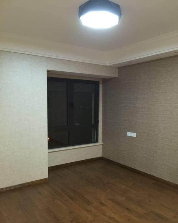 江苏一户人家，刚装好就等搬家具入住了，最满意阳台整墙的大柜子 - 家居知识