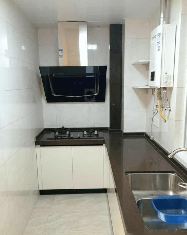 江苏一户人家，刚装好就等搬家具入住了，最满意阳台整墙的大柜子 - 家居知识