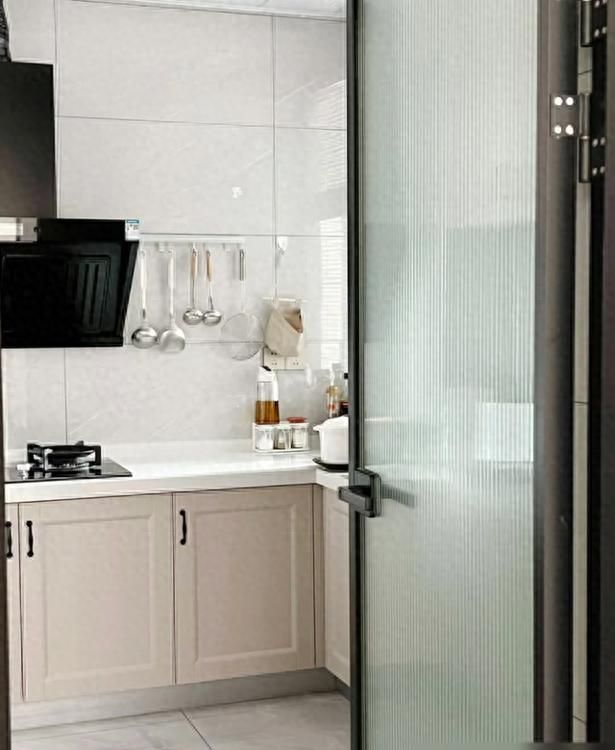 河南女子坚持极简生活，干净整洁的家成装修典范