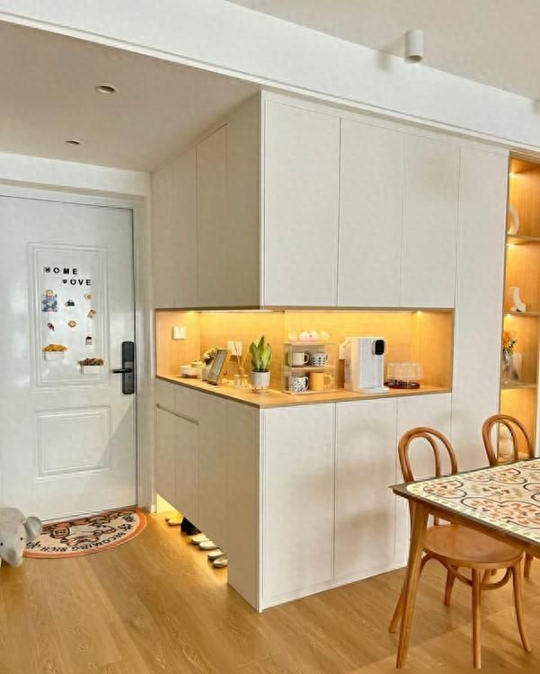 广东女子晒实用新家装修，玄关柜设计获网友狂赞！