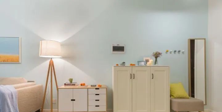 145㎡极简四居室,无吊顶设计打造明亮省钱家 145平米,四室两厅,极简风格,全屋无吊顶设计,明亮大方还省钱 - 家居知识