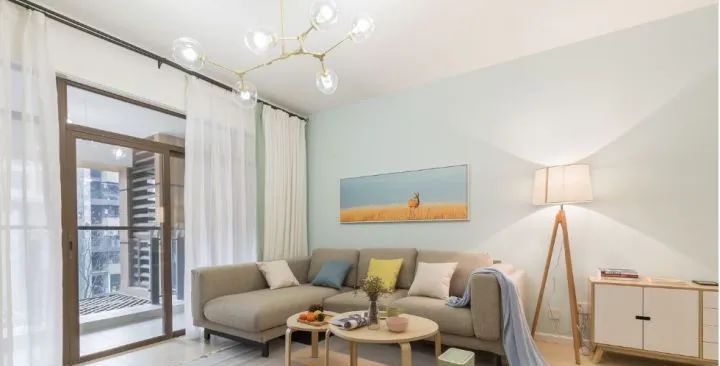 145㎡极简四居室,无吊顶设计打造明亮省钱家 145平米,四室两厅,极简风格,全屋无吊顶设计,明亮大方还省钱 - 家居知识