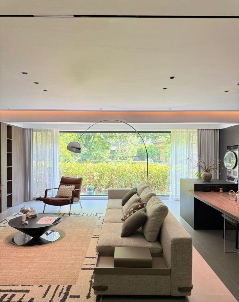 不装了，大横厅这样设计真的巨高级！意式极简风真的越住越耐看！ - 家居知识