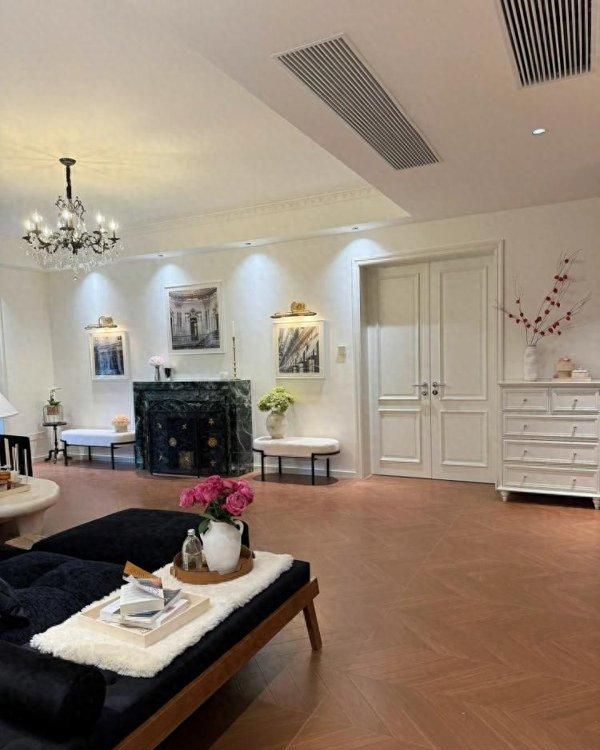 浙江夫妻自己设计装修的法式风格家，靠颜值就走红网络，复古精致 - 家居知识