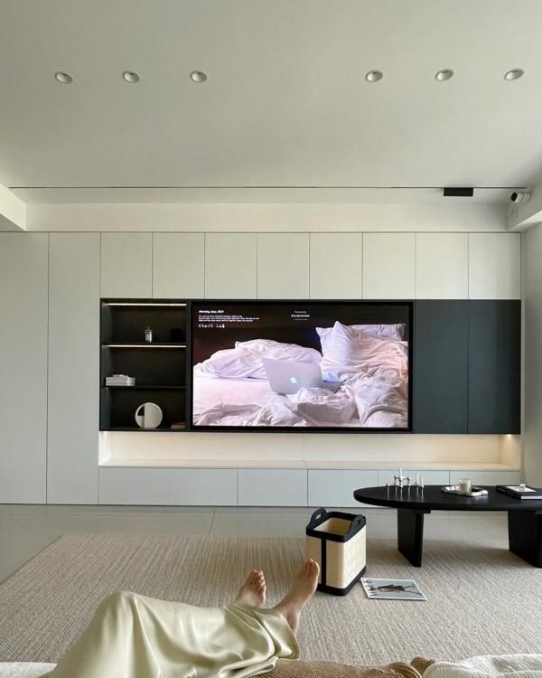 安徽女子133m²新家走红,电视柜设计引全网模仿,高级感拉满 安徽一女子晒出133m²的家,仅电视柜就让无数人效仿,太高级了 - 家居知识