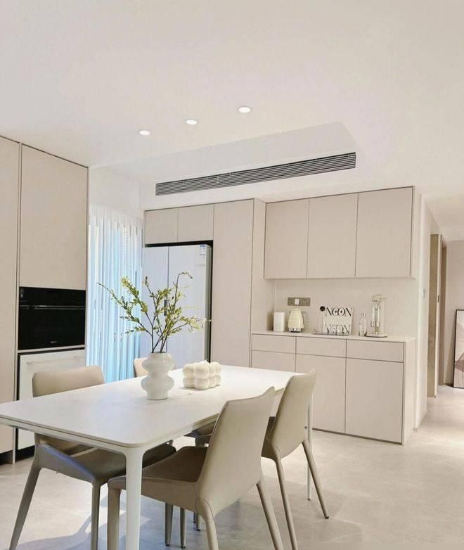 90后夫妻128㎡的家，坚持极简主义，反而高级不过时！太有品位了 - 家居知识