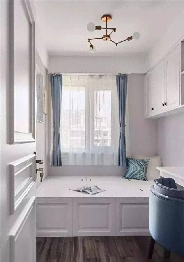 小卧室必看！这几种榻榻米设计收纳强功能多，实用又省空间