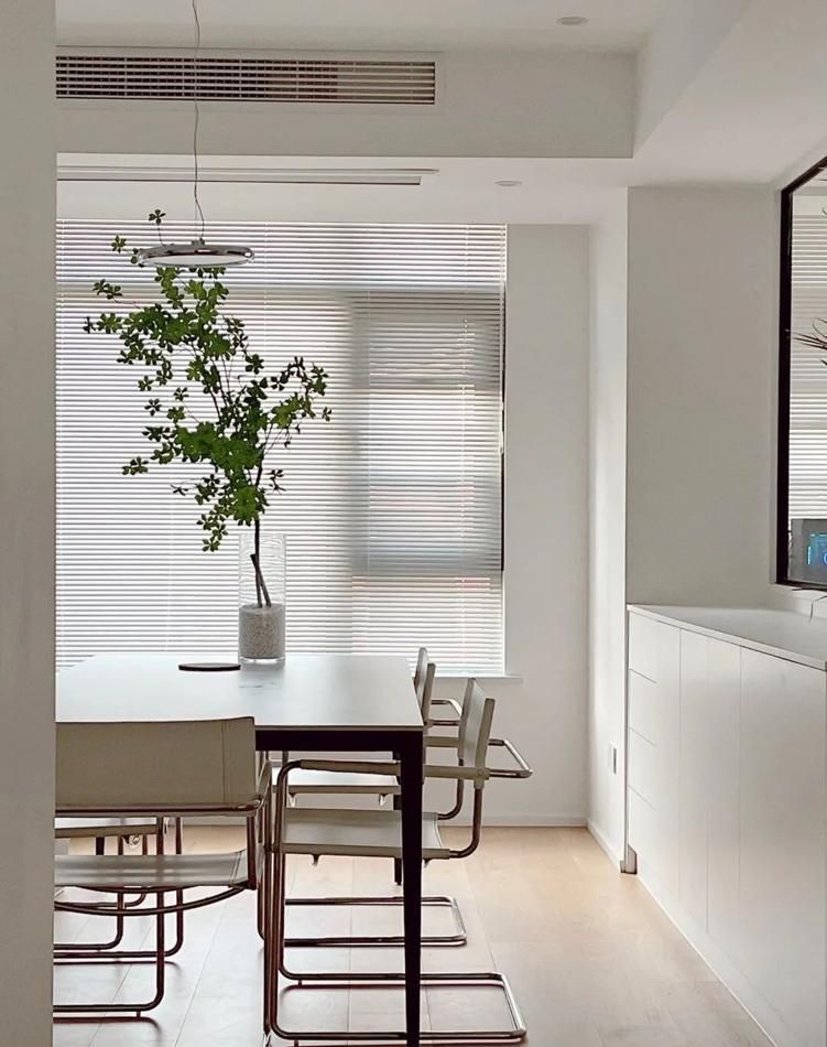 100㎡极简风装修攻略,3招让空间显大又明亮 100平米极简风装修指南:空间超显大,采光绝佳! - 家居知识