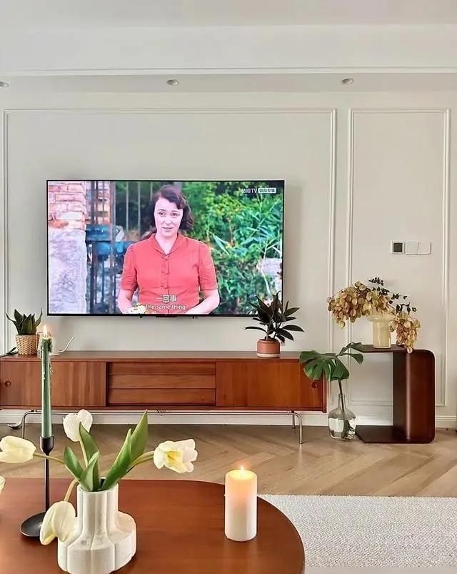 浙江一43岁阿姨的新家，因“原木风”家装而走红，客厅家具太抢眼 - 家居知识