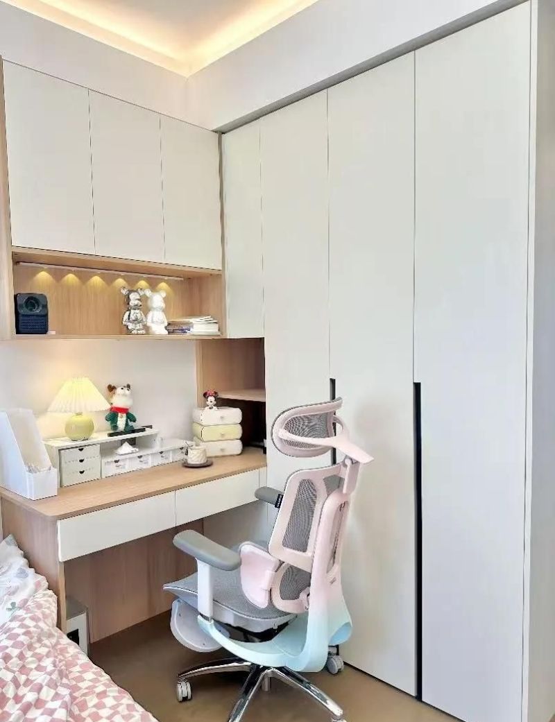 告别千篇一律!全屋定制书桌打造专属灵感空间 【全屋定制书桌】告别千篇一律!打造你的专属灵感空间 - 家居知识