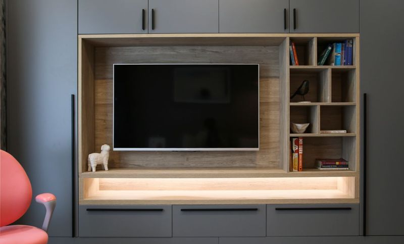 102㎡轻奢三居室,灰色调+木质家具打造四口之家格调空间 102㎡轻奢风三居室:一家四口紧凑刚需房,灰色调木质家具显格调 - 家居知识