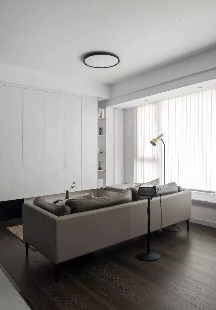 小户型客厅设计指南：简约风为主，省钱又显大，8 个实用案例参考 - 家居知识