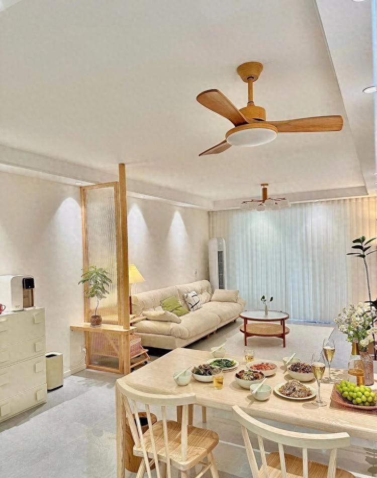 原木奶油风，打造温暖如诗的家居秘境