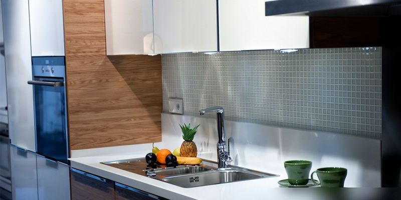 身高1.8m以上或者1.6m以下的人，做定制橱柜时要注意3个特殊尺寸 - 家居知识