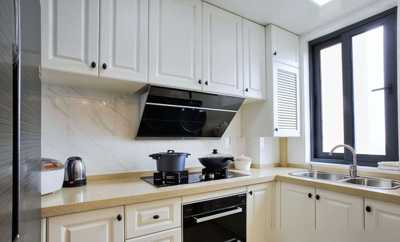 身高1.8m以上或者1.6m以下的人，做定制橱柜时要注意3个特殊尺寸 - 家居知识