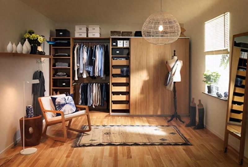 木工打柜子VS定制衣柜,10年老师傅揭秘惊人差价内幕 木工打柜子和定制衣柜,差价能有多大?10年老师傅揭露行业内幕 - 家居知识