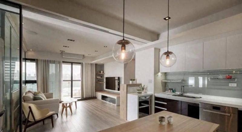 99㎡简约四居室，玻璃与原木的治愈系空间设计