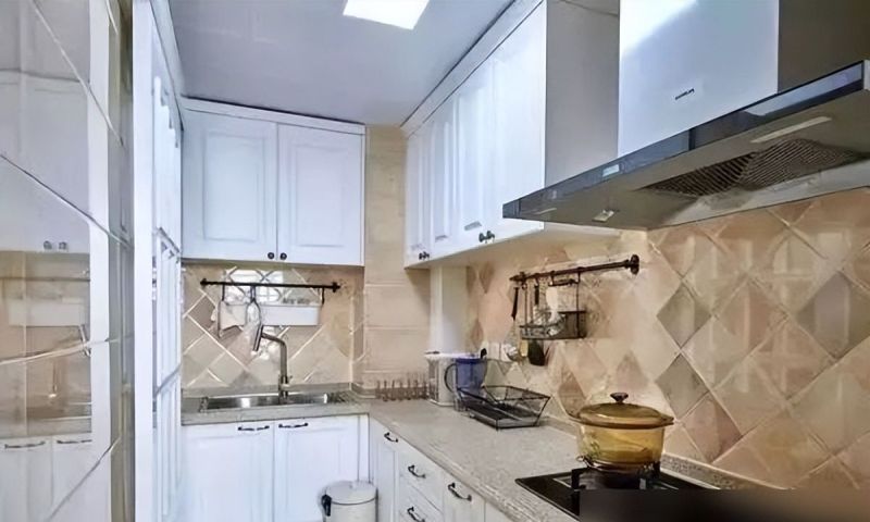 大姨家美式风格新房,玄关虽小却实用又美观 大姨家的新房装成了美式风格,玄关不大,却实用又好看! - 家居知识