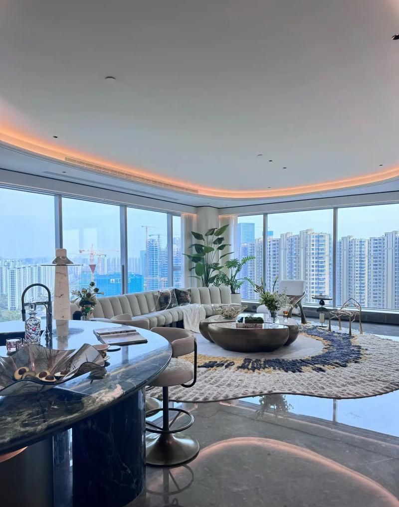 不买沙发，舍弃餐桌，阳台打一排柜，一进客厅被惊艳了！ - 家居知识