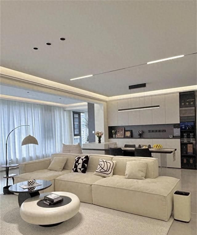 奶油系客厅的治愈美学，一眼沦陷的温柔魔法