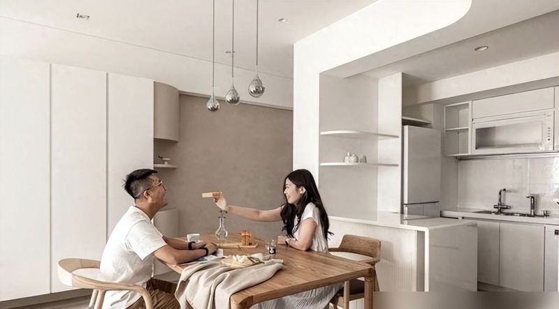 95后夫妻打造99㎡北欧治愈家,不豪华却温暖舒适 95后夫妻将北欧生活搬回家!99㎡不豪华,却充满治愈感,太舒服了 - 家居知识