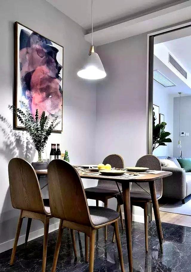 80㎡北欧风二居室：灰色基底 + 原木元素，双阳台巧改显宽敞 - 家居知识