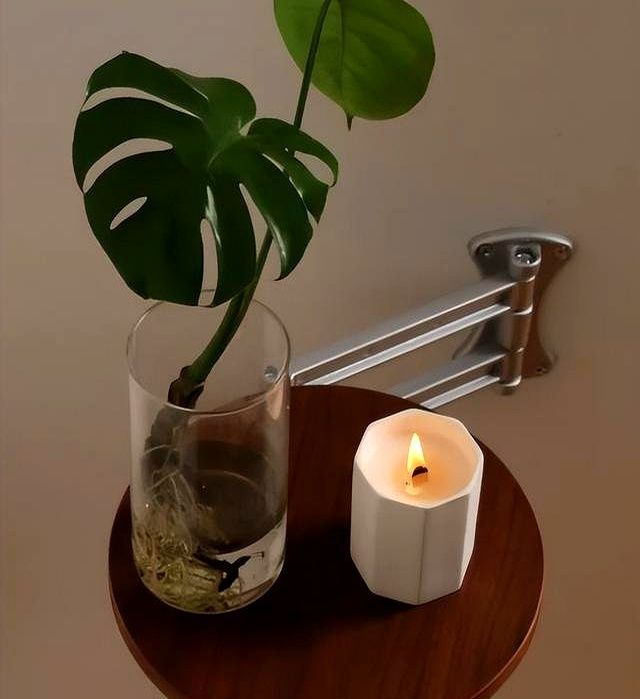 告别传统床头柜!中国家庭正流行这3种新设计,既实用又显档次 “床头柜”已逐渐退出中国家庭!现在流行这么做,美观高级还省钱 - 家居知识