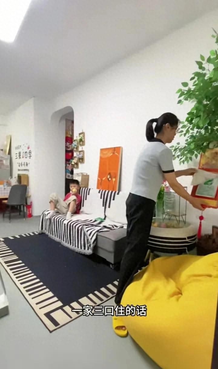 年轻人装修避坑指南,极简免吊顶风省钱又高级,谁装谁真香! 年轻人装修别跟风!极简免吊顶风格,省钱又高级,谁装谁知道!” - 家居知识