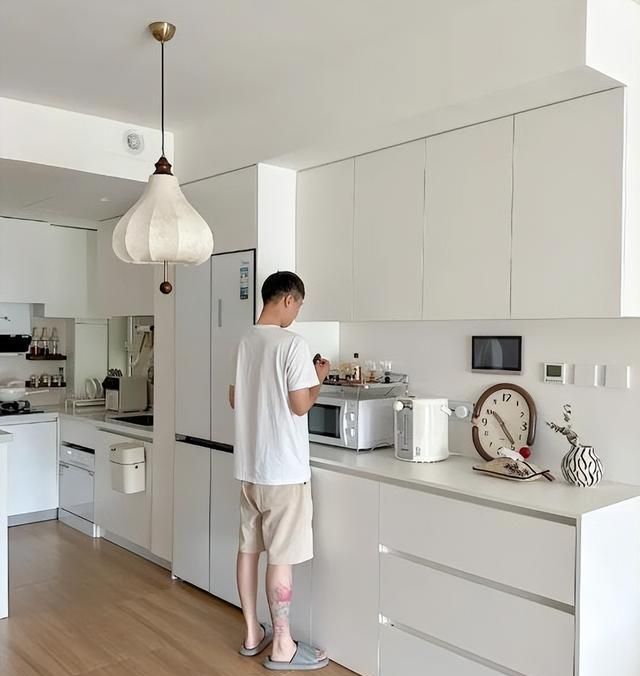 邻居家高级餐边柜设计,避开装修最大坑! 装修最大的坑,就是餐厅做餐边柜!看看邻居家的做法,太高级了 - 家居知识